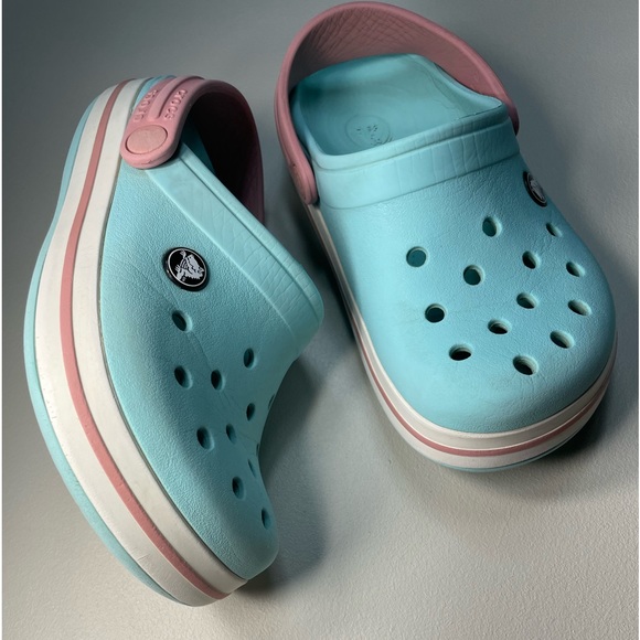 Girls Classic Crocks | Size 2 - Picture 2 of 7